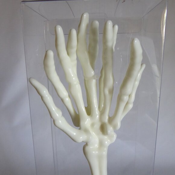 NEW 13” HALLOWEEN PLASTIC SKELETON ARM HANDS SERVING UTENSILS TONG SET - Picture 4 of 8